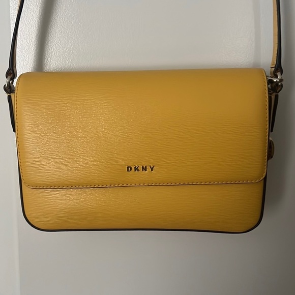 DKNY Bryant MD Flap Small Crossbody - Picture 3 of 4